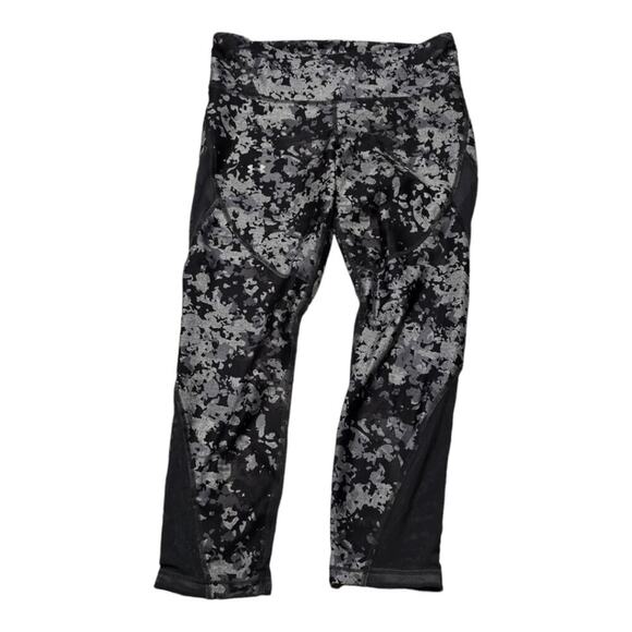 Under Armour Camo and‎ Mesh Active Athletic Leggings Size Large New! - Picture 1 of 13